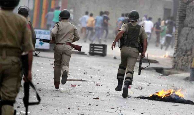 Indian police arrest four youth in Shopian