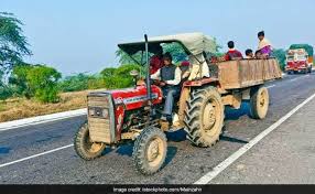 3 Persons die, 8 injured in collision between tractor and rickshaw