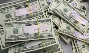 Dollar hit record high of Rs158, up by 6pc in 12 days