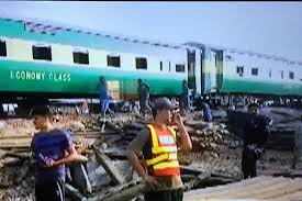 Trains collision claims 11 lives in Rahim Yar Khan