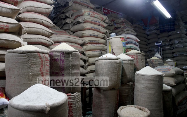 Warehouse sealed for illegally hoarding rice