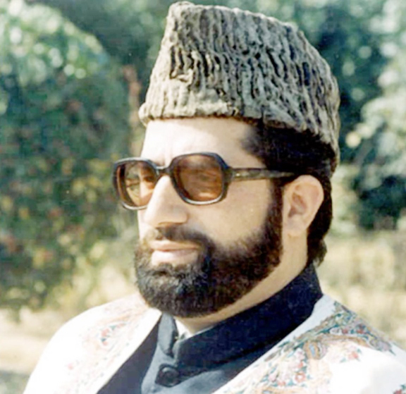 Naqshbandi pays glorious tributes to Mirwaiz Kashmir Moulvi Muhammad Farooq