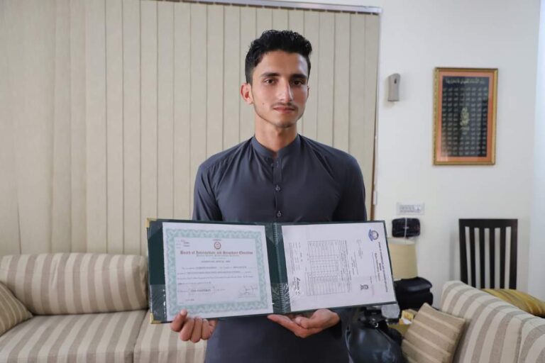Gov, UNHCR pay tribute to refugee student for earning distinction