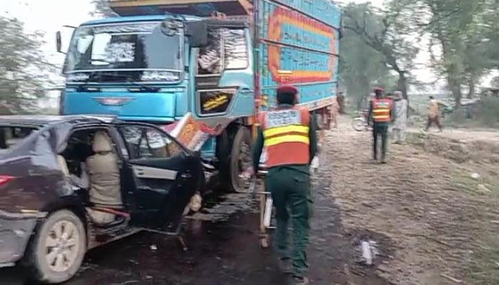 8 members of a family killed in car-truck collision in Burewala