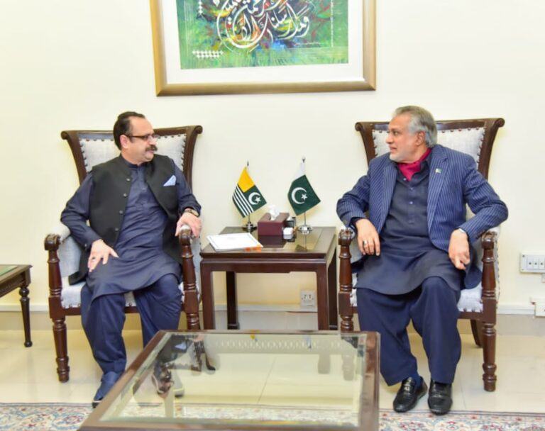 AJK PM meets Ishaq Dar’ Discusses financial matters related to AJK