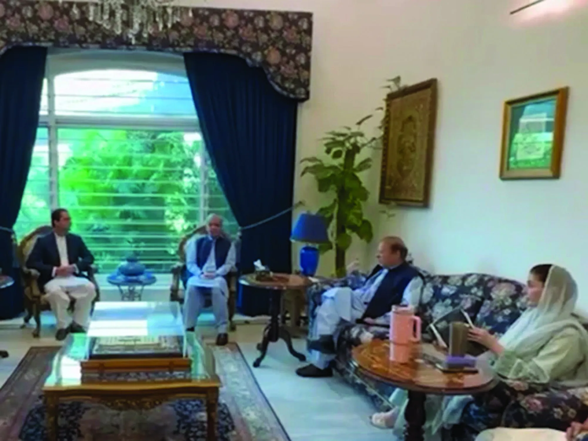 PML-N领导层公布了AJK 100天改革计划,承诺重点关注健康、教育和基础设施